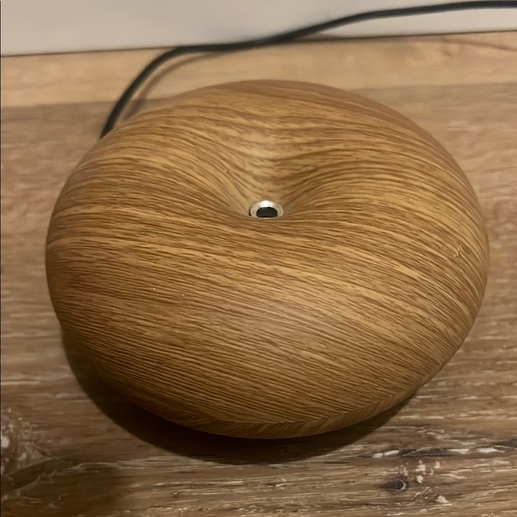 Essential Oil Diffuser - Picture 3 of 9